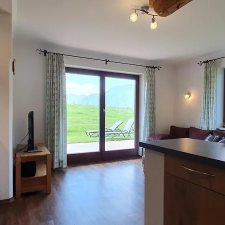 Farm stay Fuchsbauernhof Piding