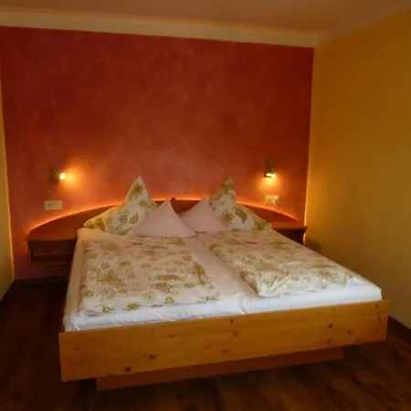 Farm stay Fuchsbauernhof Piding