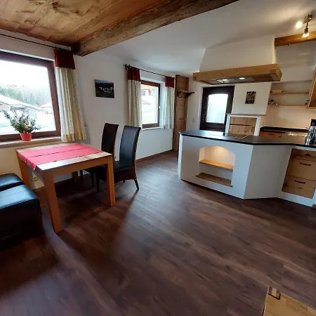 Farm stay Fuchsbauernhof Piding